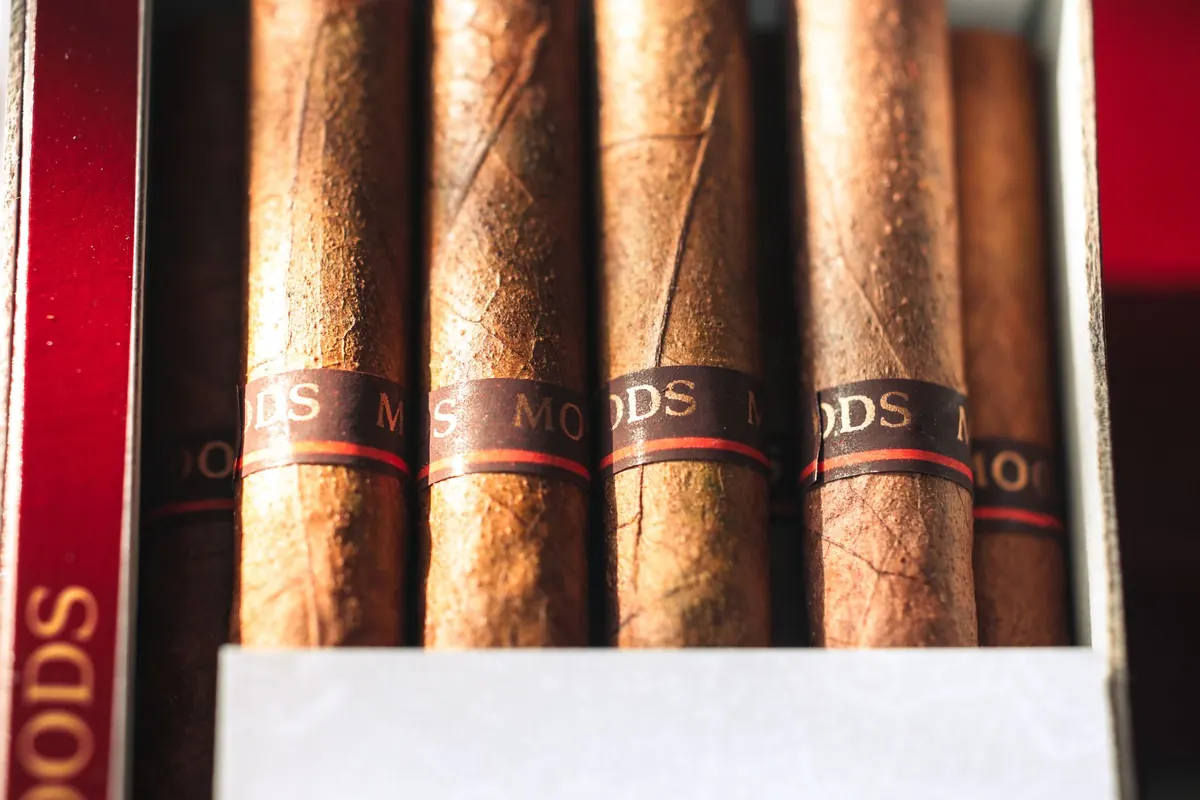Aromatic vs. Non-Aromatic Pipe Tobacco: What the Labels Really Mean